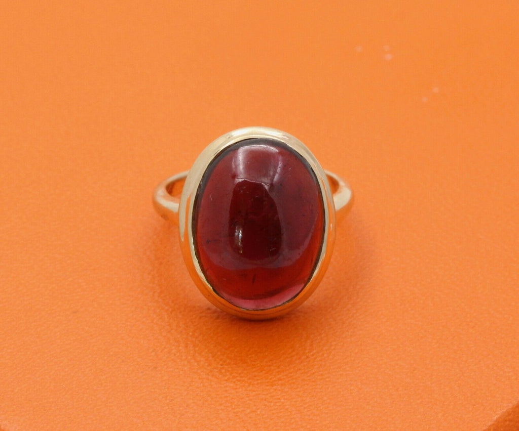 Vintage 14K Yellow Gold Natural Red Garnet Cabochon Ring