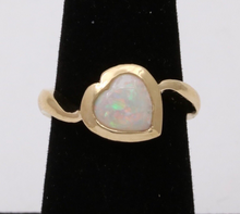 Load image into Gallery viewer, Vintage 14K Yellow Gold Heart Opal Ring Band
