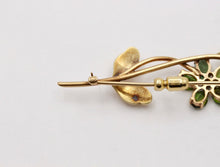 Load image into Gallery viewer, Vintage Green tourmaline Forget Me Not Flower 14K Yellow Gold Brooch Pin, Estate
