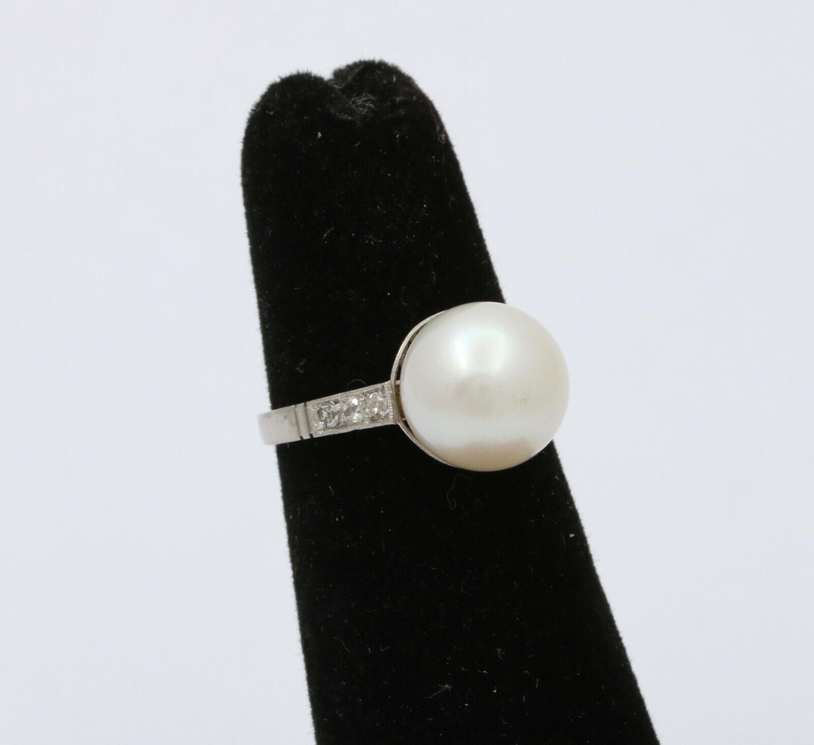 Art Deco Pearl Old Cut Diamonds Platinum Ring