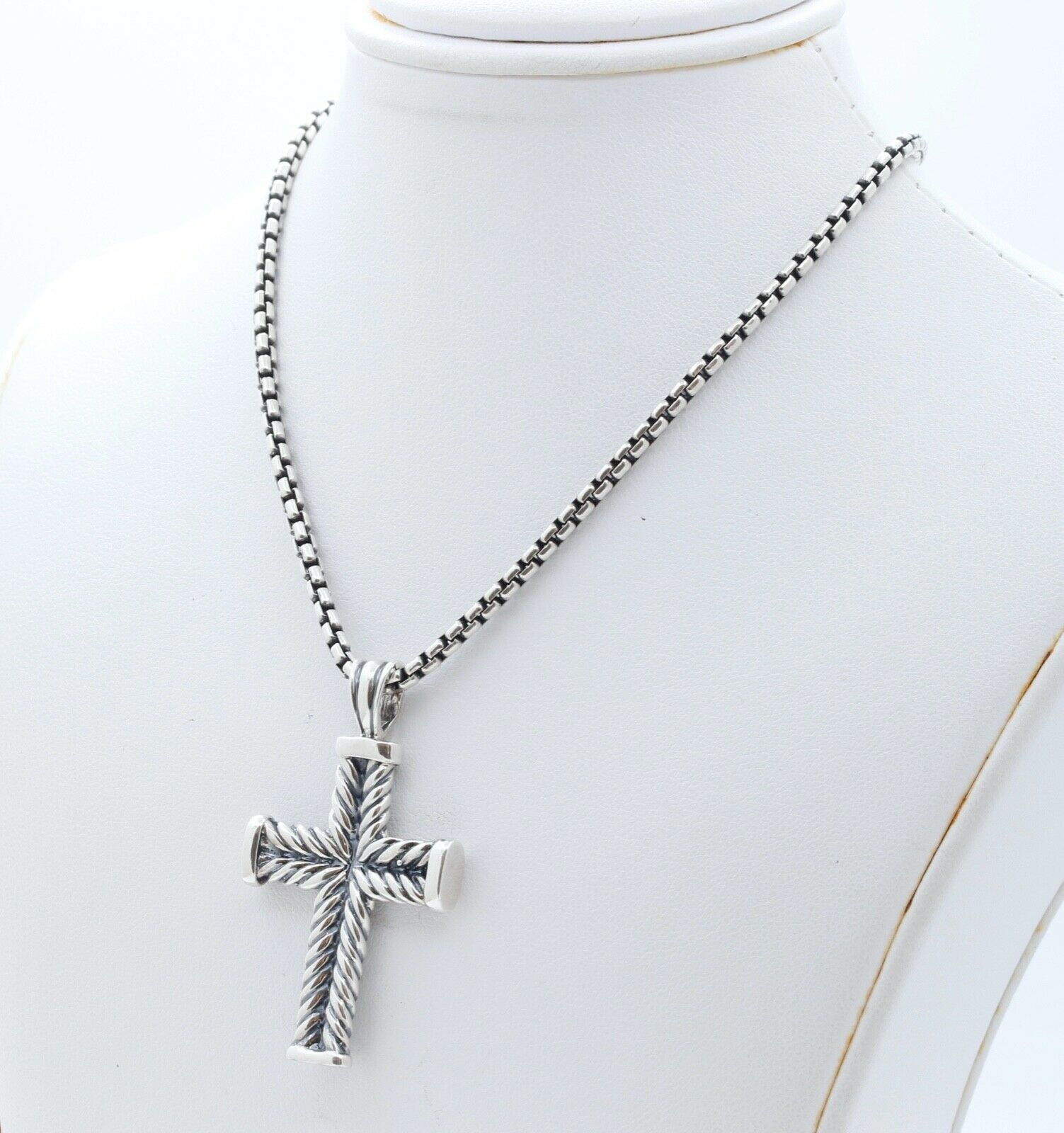 David Yurman 925 Chevron Cross Pendant and Chain