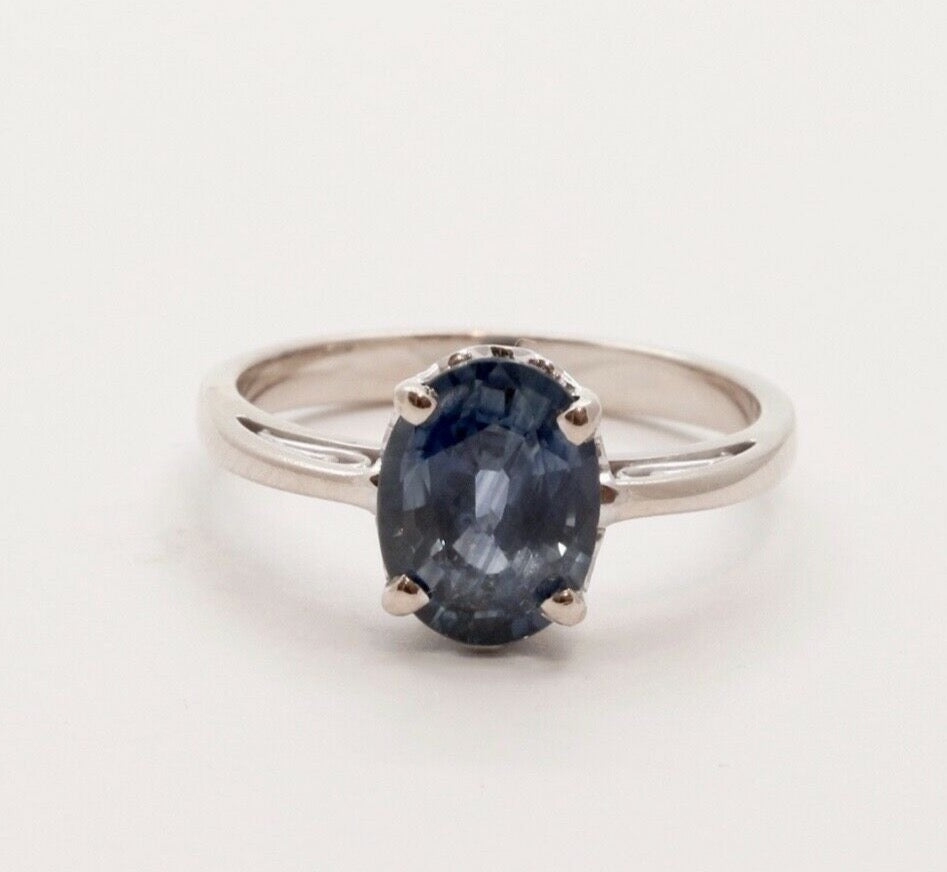 Vintage Ladies 2.05 Carat Blue Sapphire 14K White Gold Ring