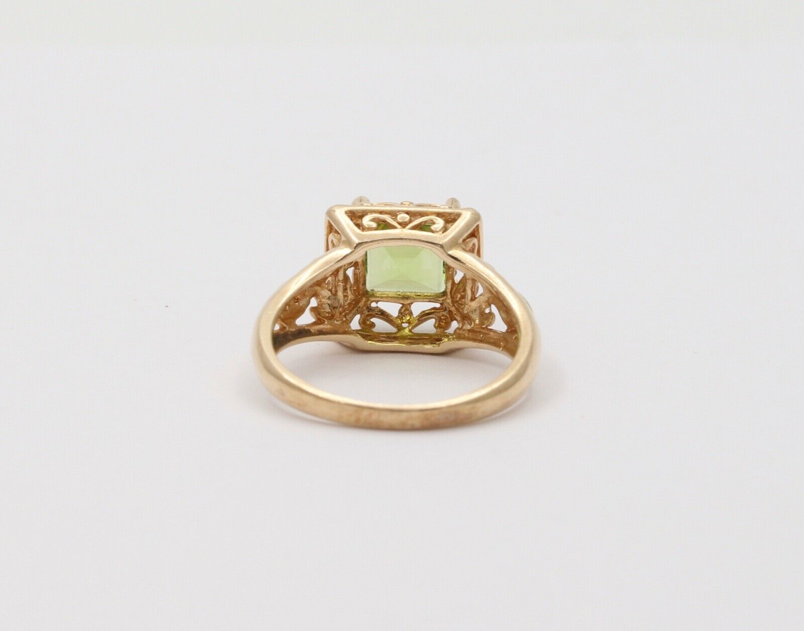 Vintage Emerald Cut Peridot 10K Yellow Gold Filagree Ring