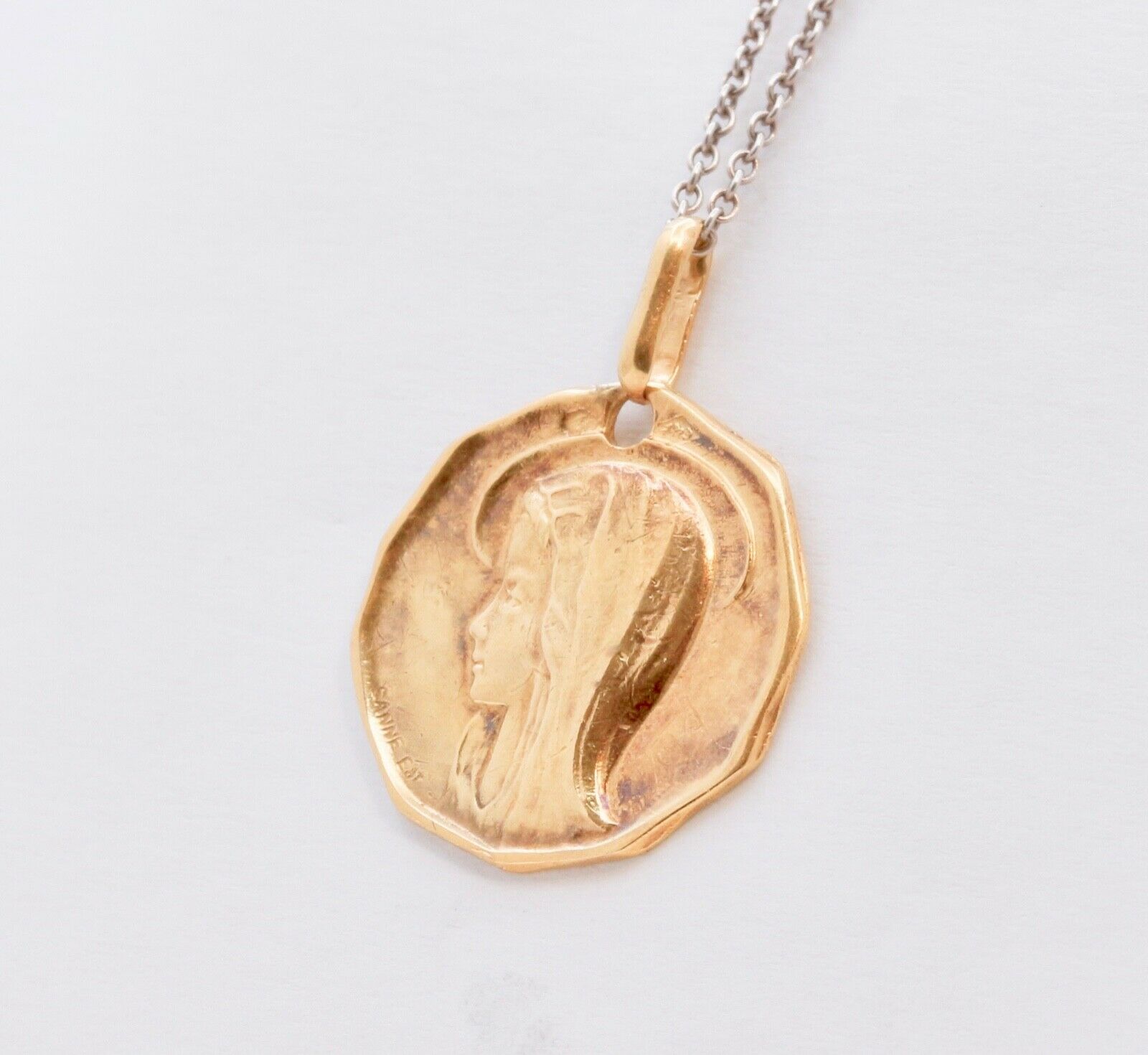 Vintage Virgin Mary Madonna Hallmarked 14K Yellow Gold Pendant