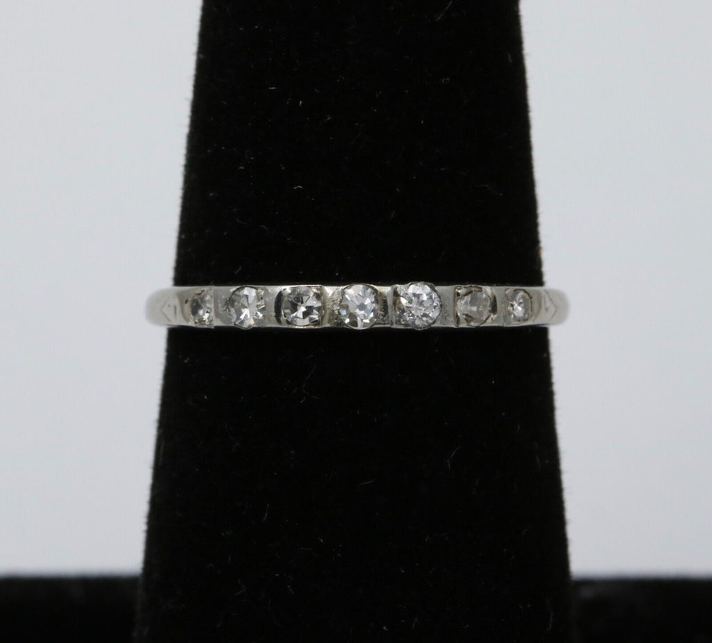 Art Deco 18K White Gold Diamond Ring