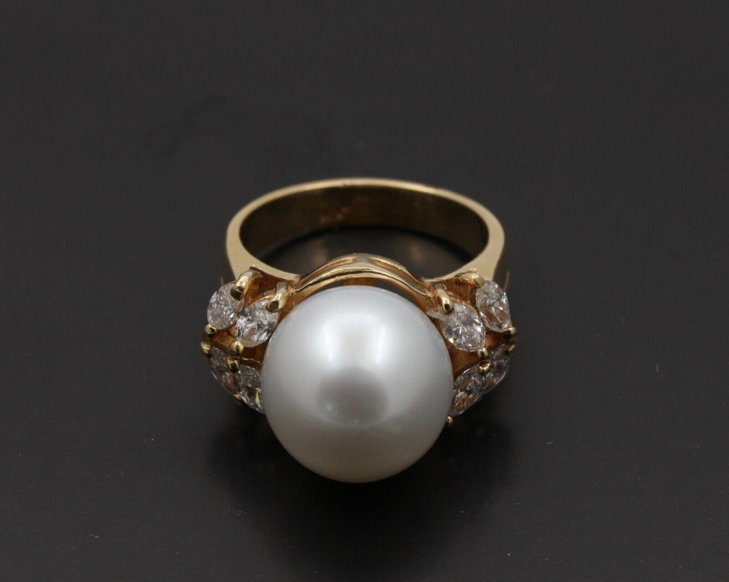 Vintage South Sea Pearl Diamonds 14K Yellow Gold Cocktail Ring
