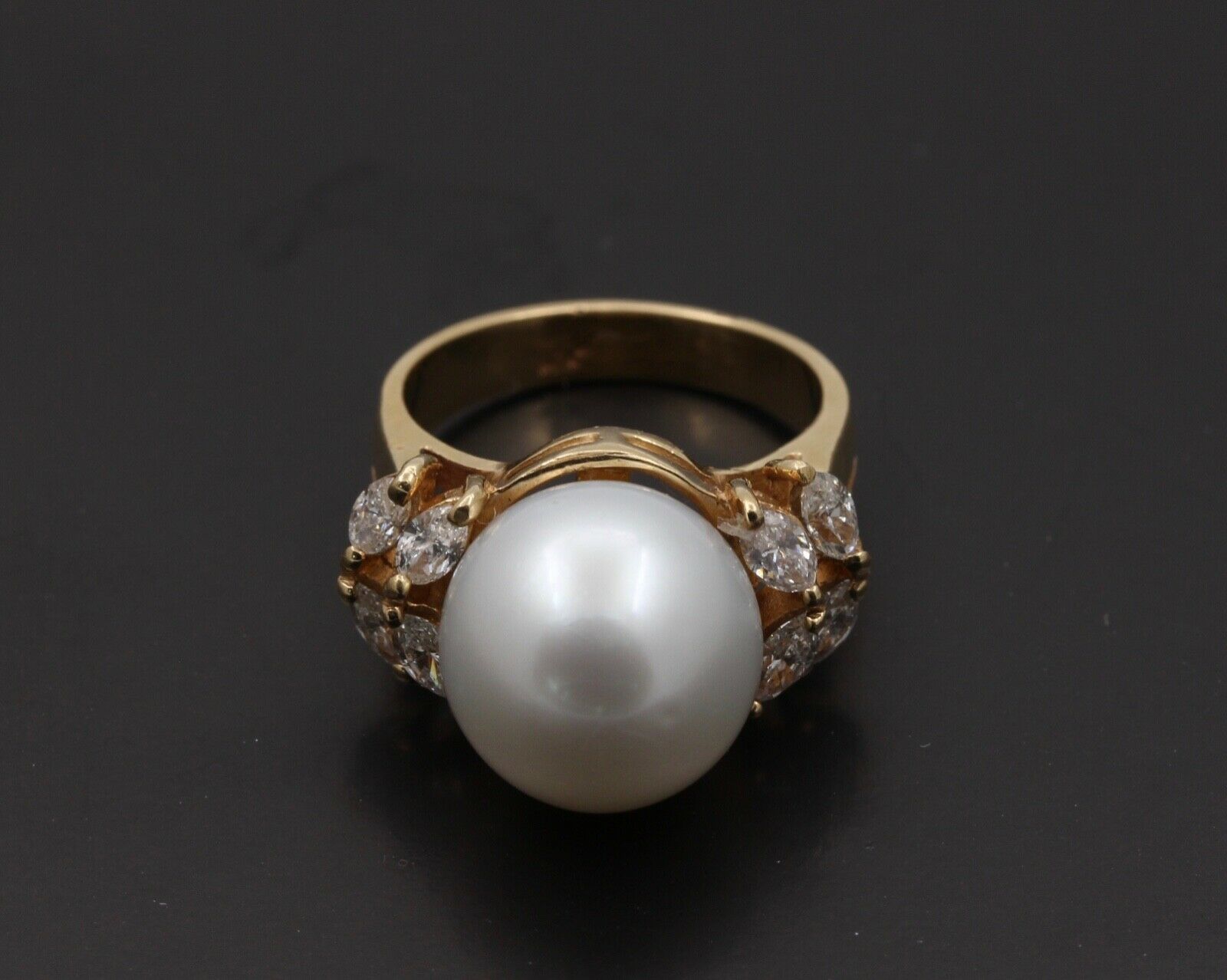 Vintage South Sea Pearl Diamonds 14K Yellow Gold Cocktail Ring