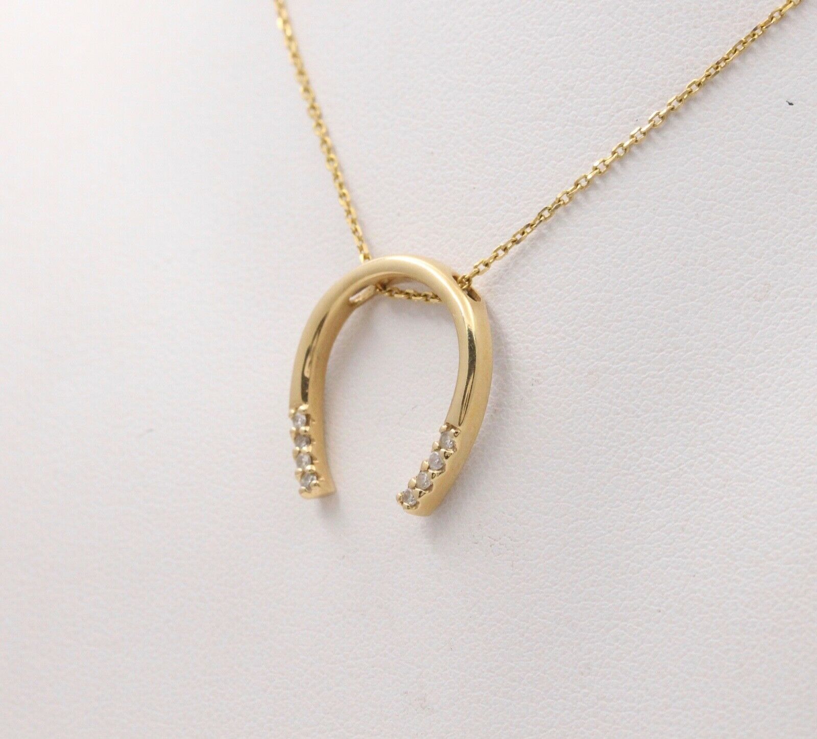 Vintage 14K Yellow Gold Horseshoe Diamond Pendant Necklace.