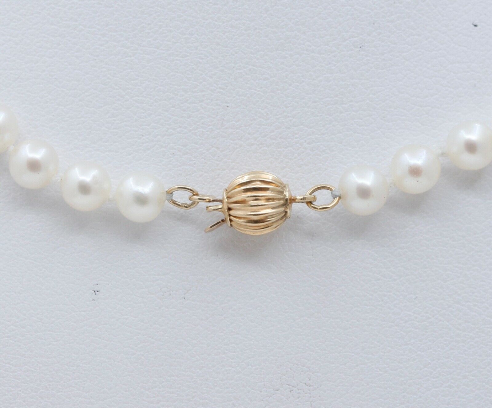 Vintage Single Strand Pearl 14K Yellow Gold Clasp Necklace
