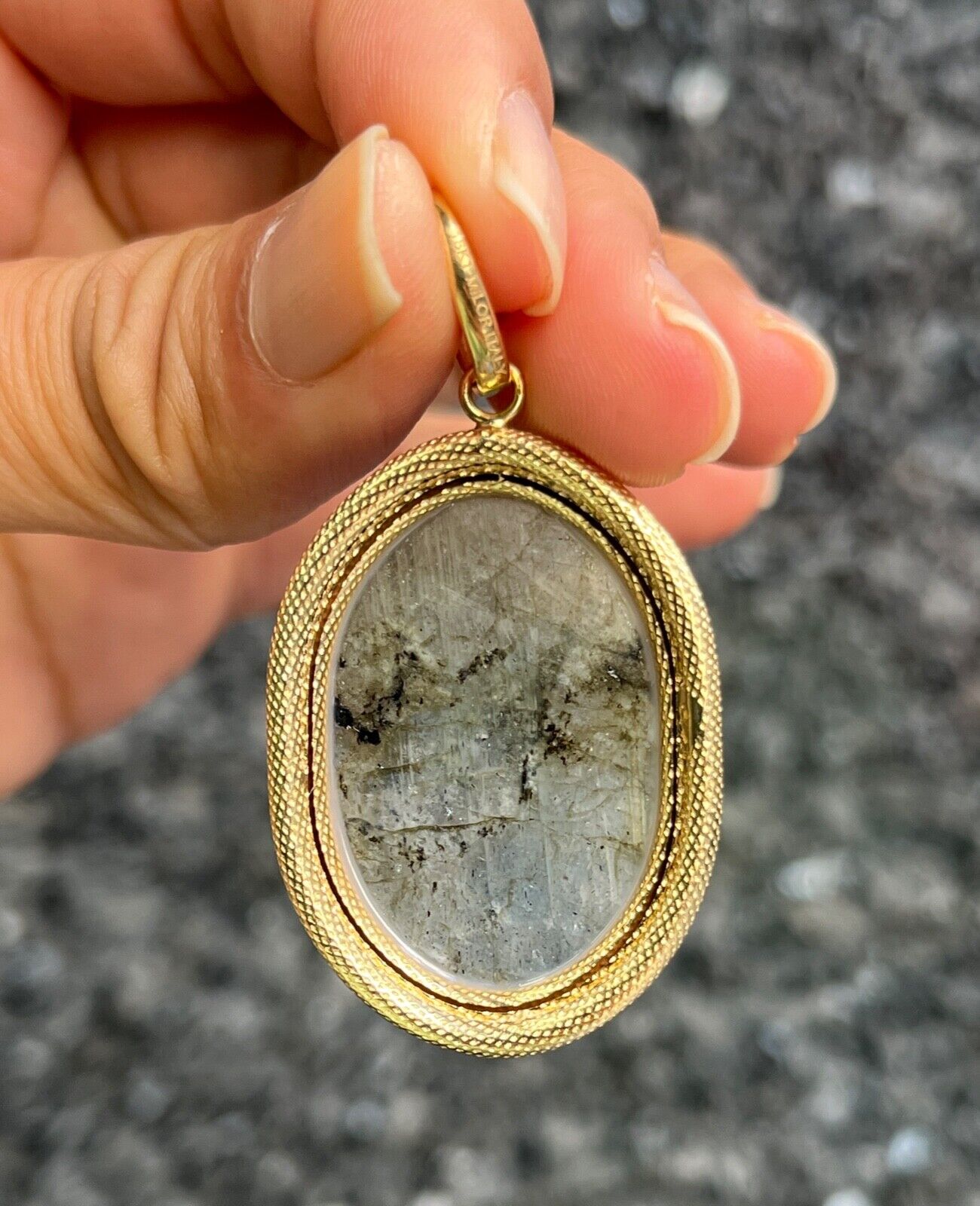 Vintage 18K Gold Labradorite Italian Pendant