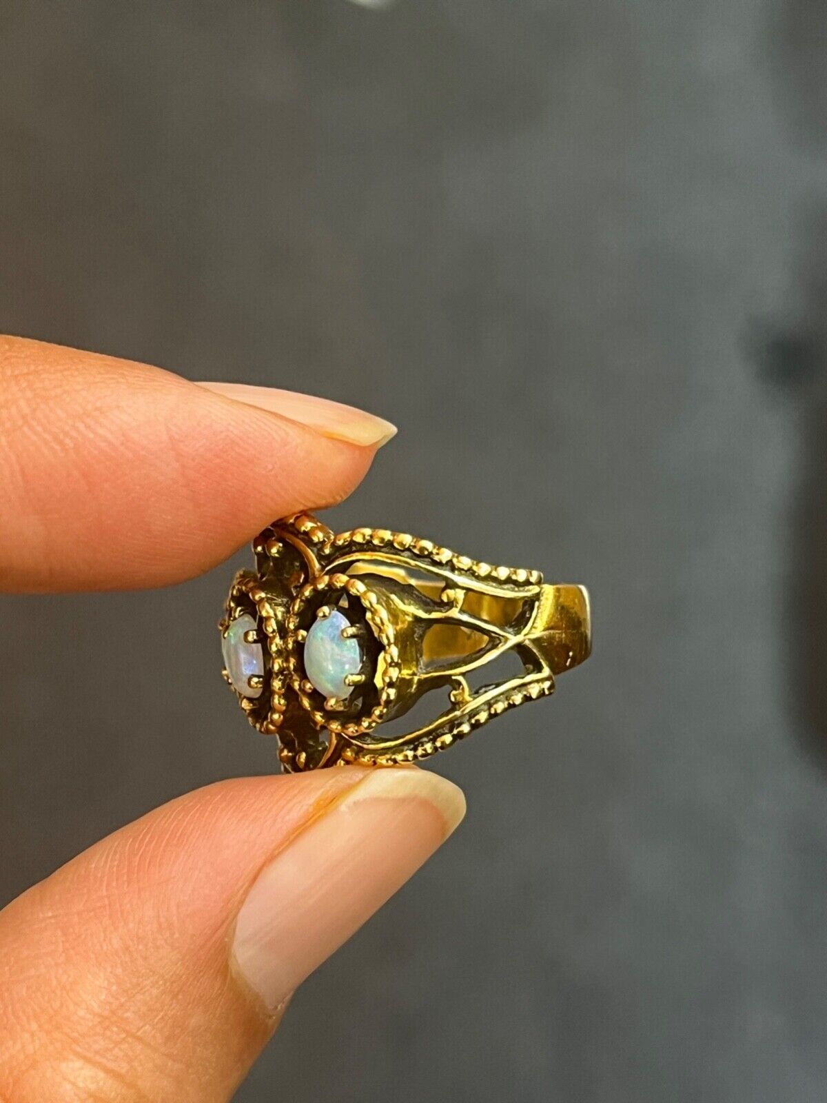 Vintage 14K Yellow Gold Three Stones Opal Ring, Band.