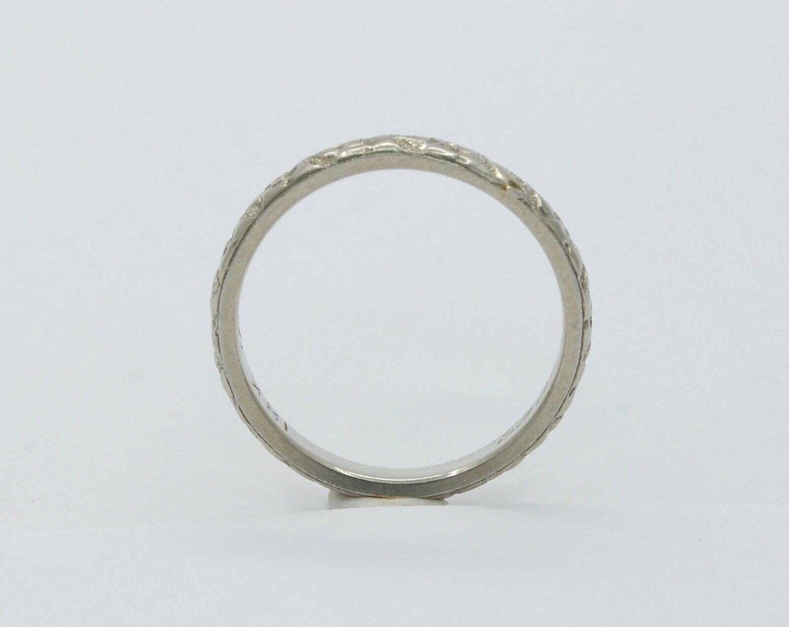 Art Deco 18K White Gold Hand Engraved Band