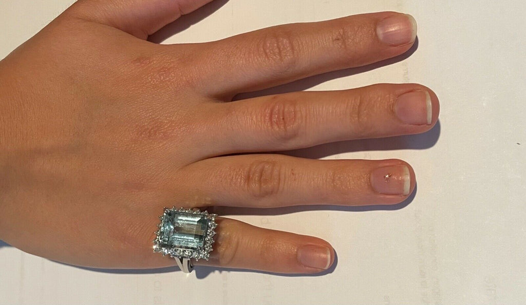 Vintage Aquamarine Diamonds Platinum Ring