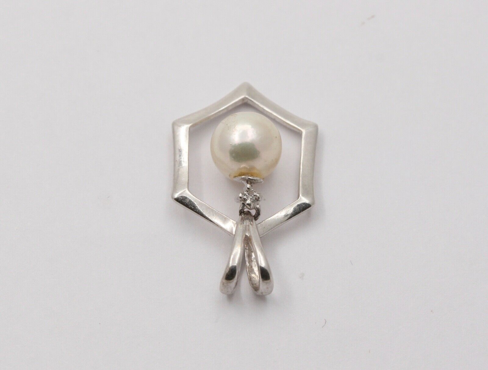 Estate 14K White Gold 6.5 mm Pearl Pendant, Bridal Jewelry.