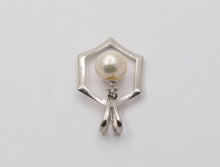 Load image into Gallery viewer, Estate 14K White Gold 6.5 mm Pearl Pendant, Bridal Jewelry.
