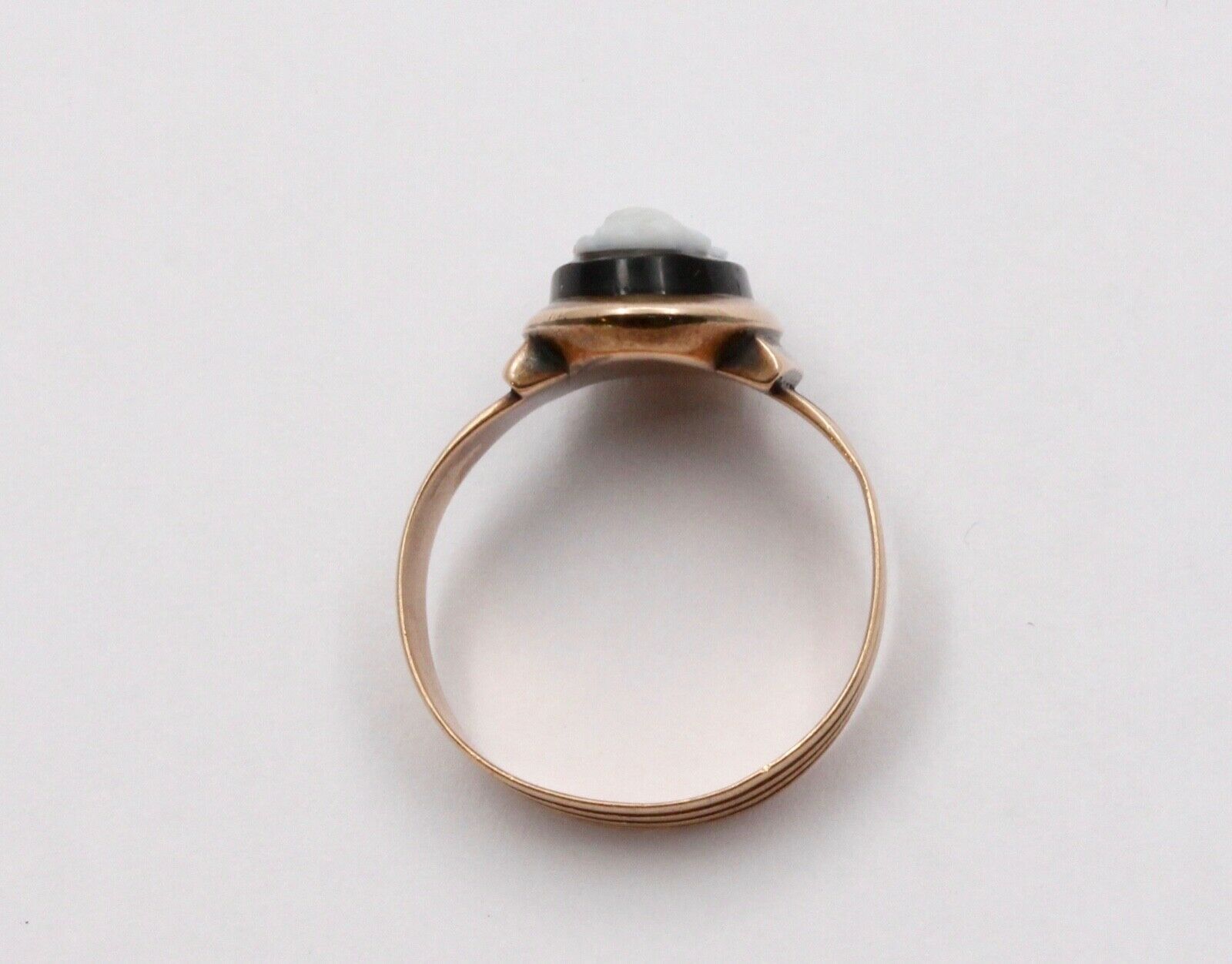 Antique Victorian Carved Black Onyx Woman's Portrait Rose Gold Ring Band.