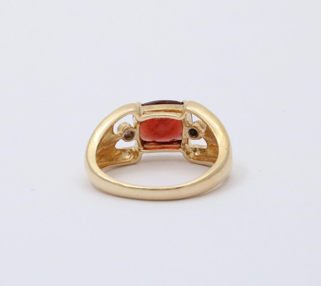 Vintage 14K Yellow Gold Garnet And Diamond Ring Band. Cocktail Ring