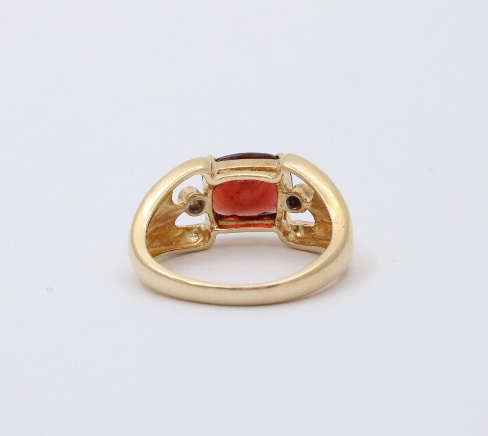 Vintage 14K Yellow Gold Garnet And Diamond Ring Band. Cocktail Ring