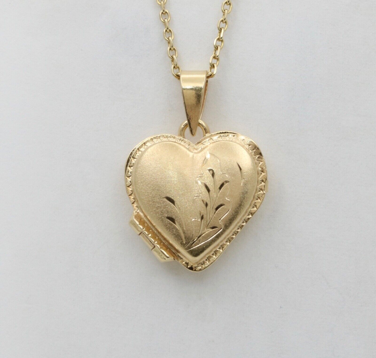 Vintage 14K Yellow Gold Heart Locket Pendant Charm