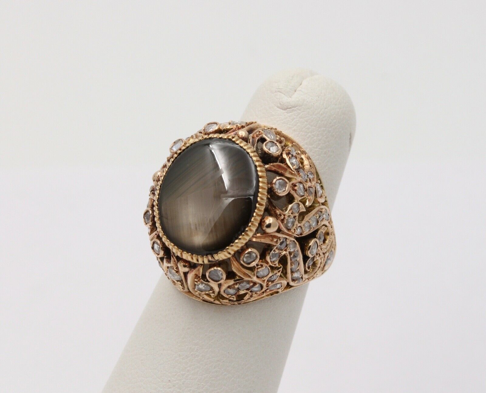 Vintage Black Star Sapphire Rose Cut Diamonds 18K Yellow Gold Ring