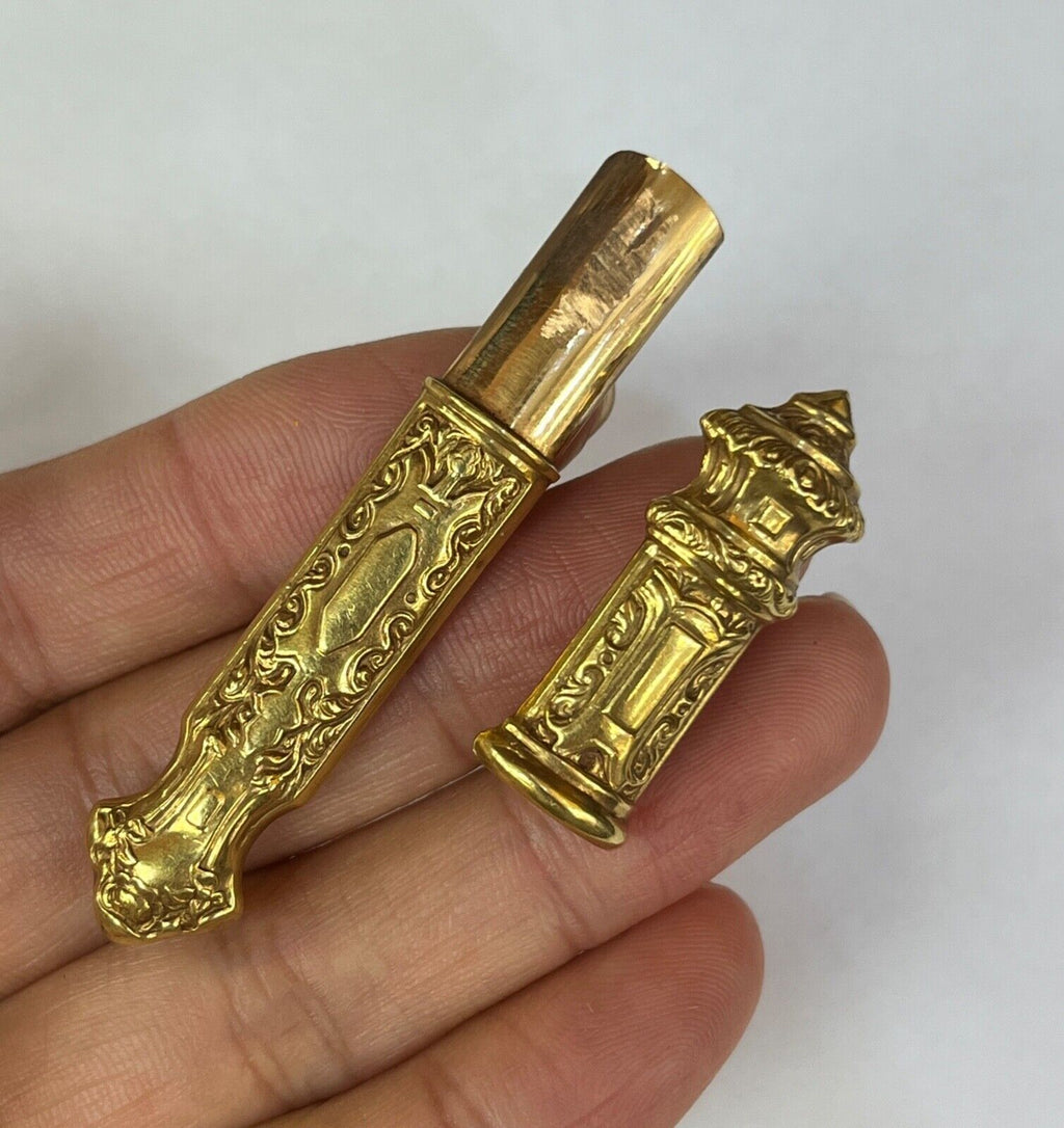 Victorian Repousse 18K Yellow Gold Needle Case