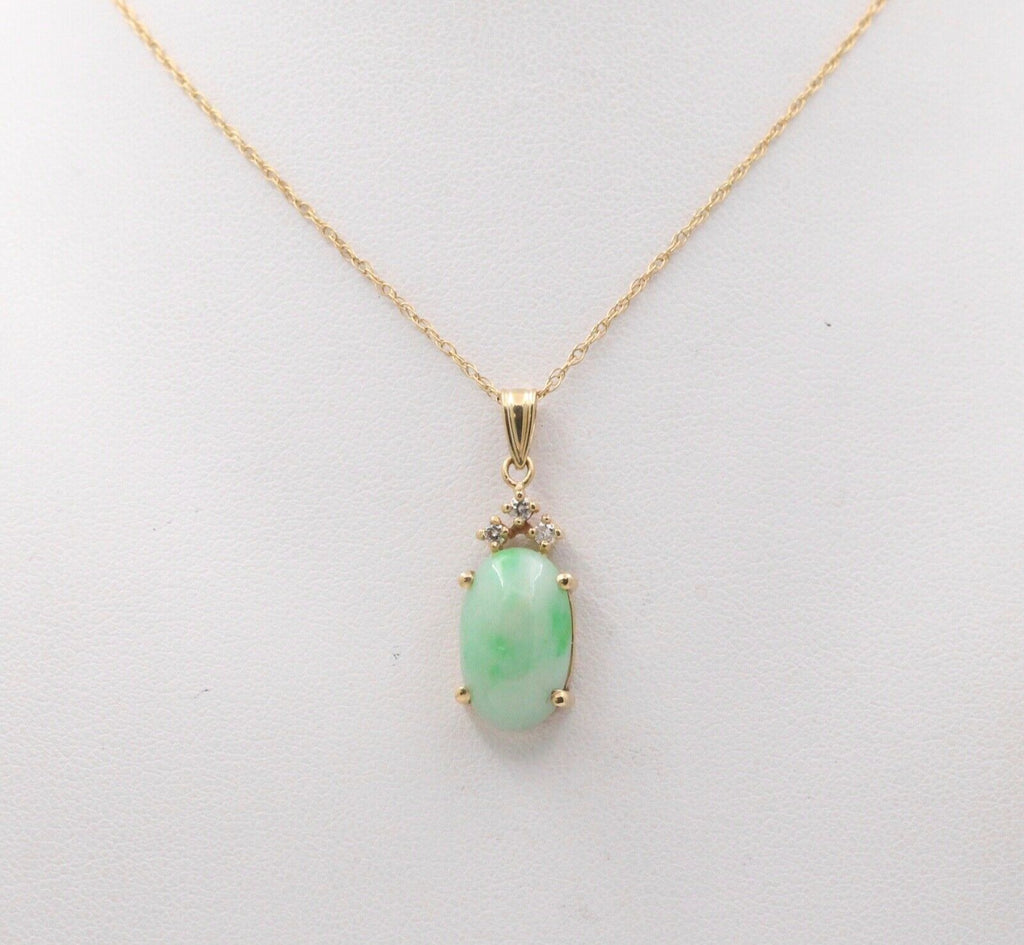 Vintage Jade Diamonds 14K Yellow Gold Pendant and Chain