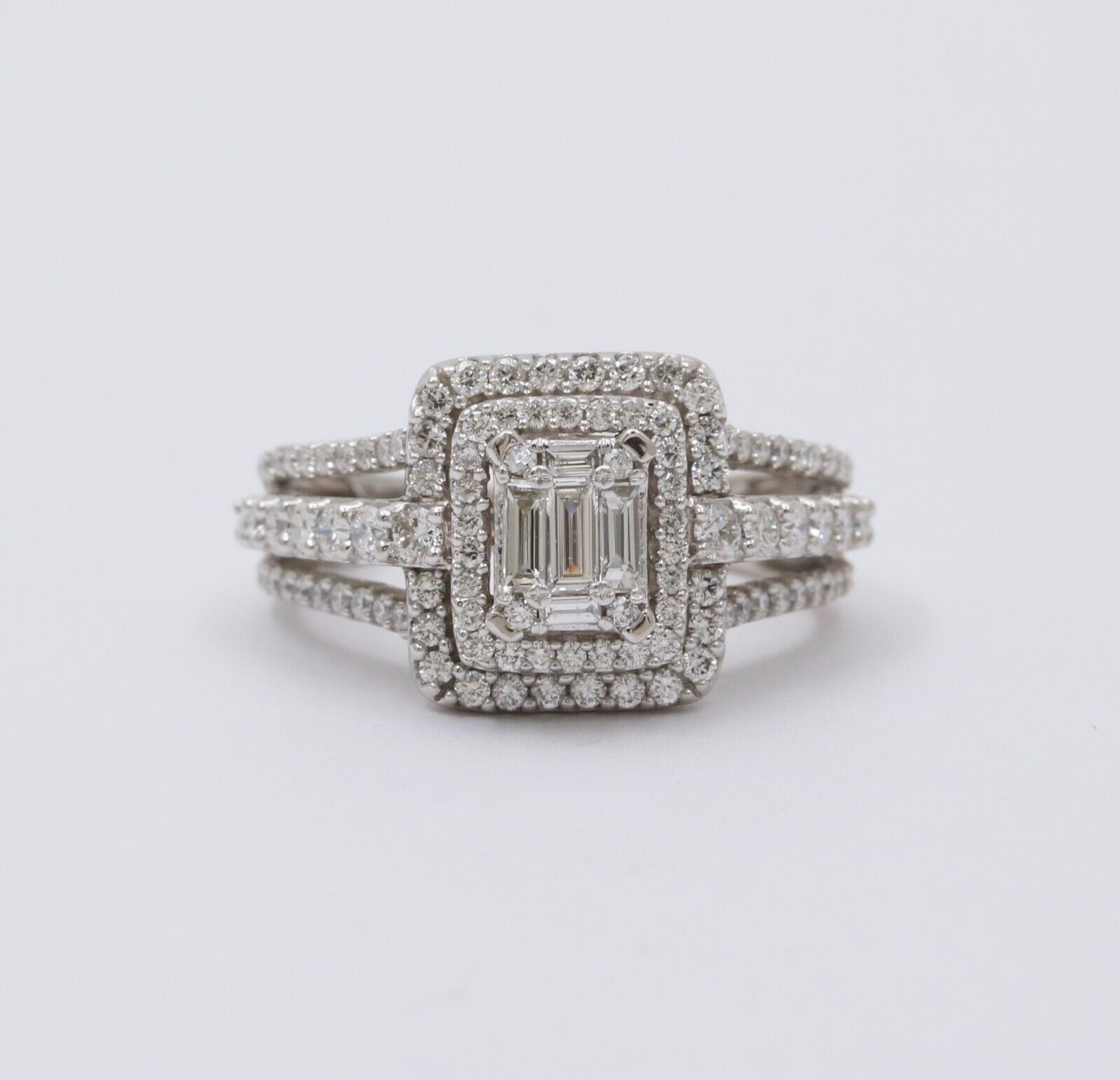 Classic 14K Gold Diamond Engagement Ring. Ring Band