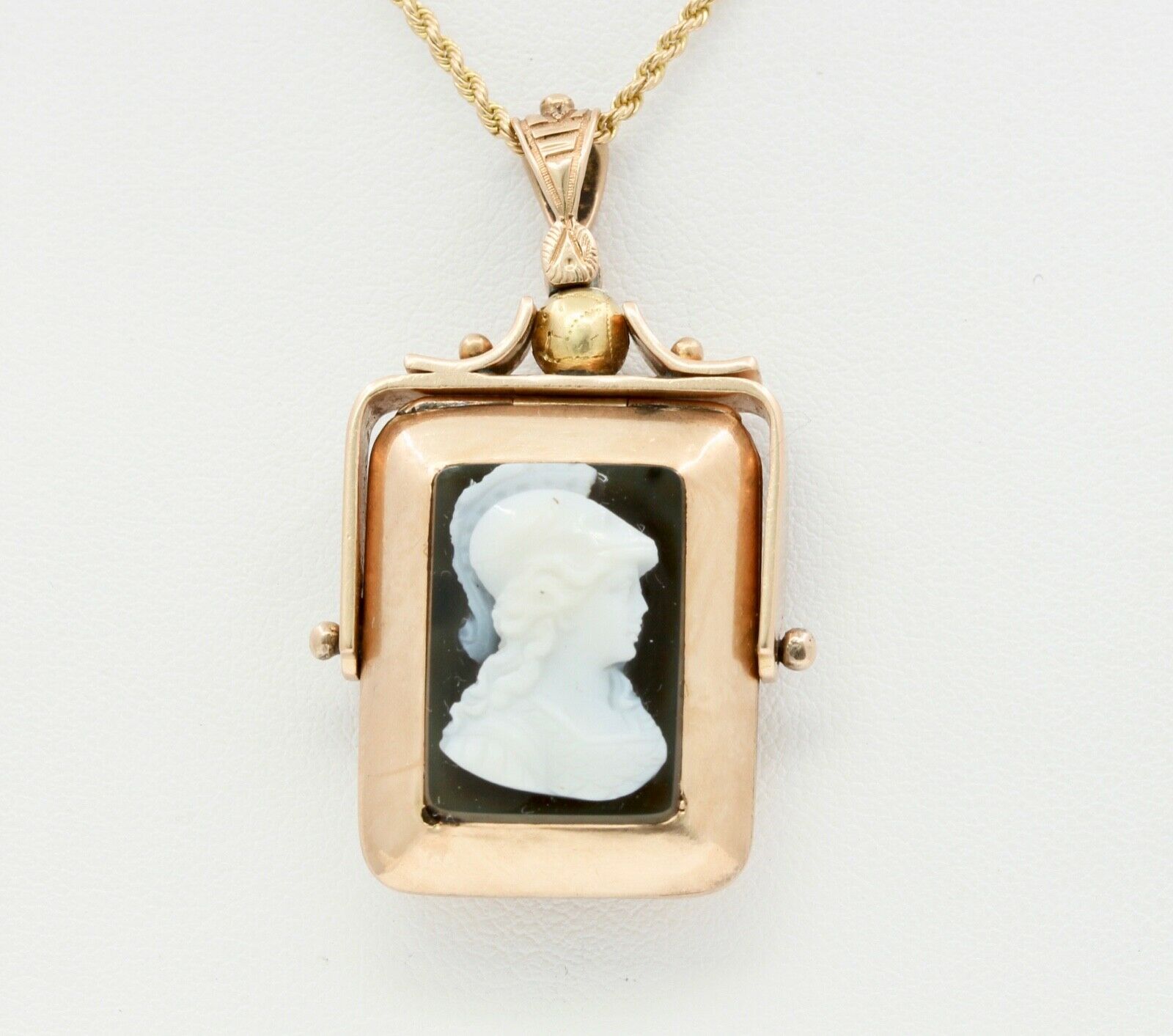 Victorian 10K Gold Onyx Sardonyx Spinning Locket Pendant Chain