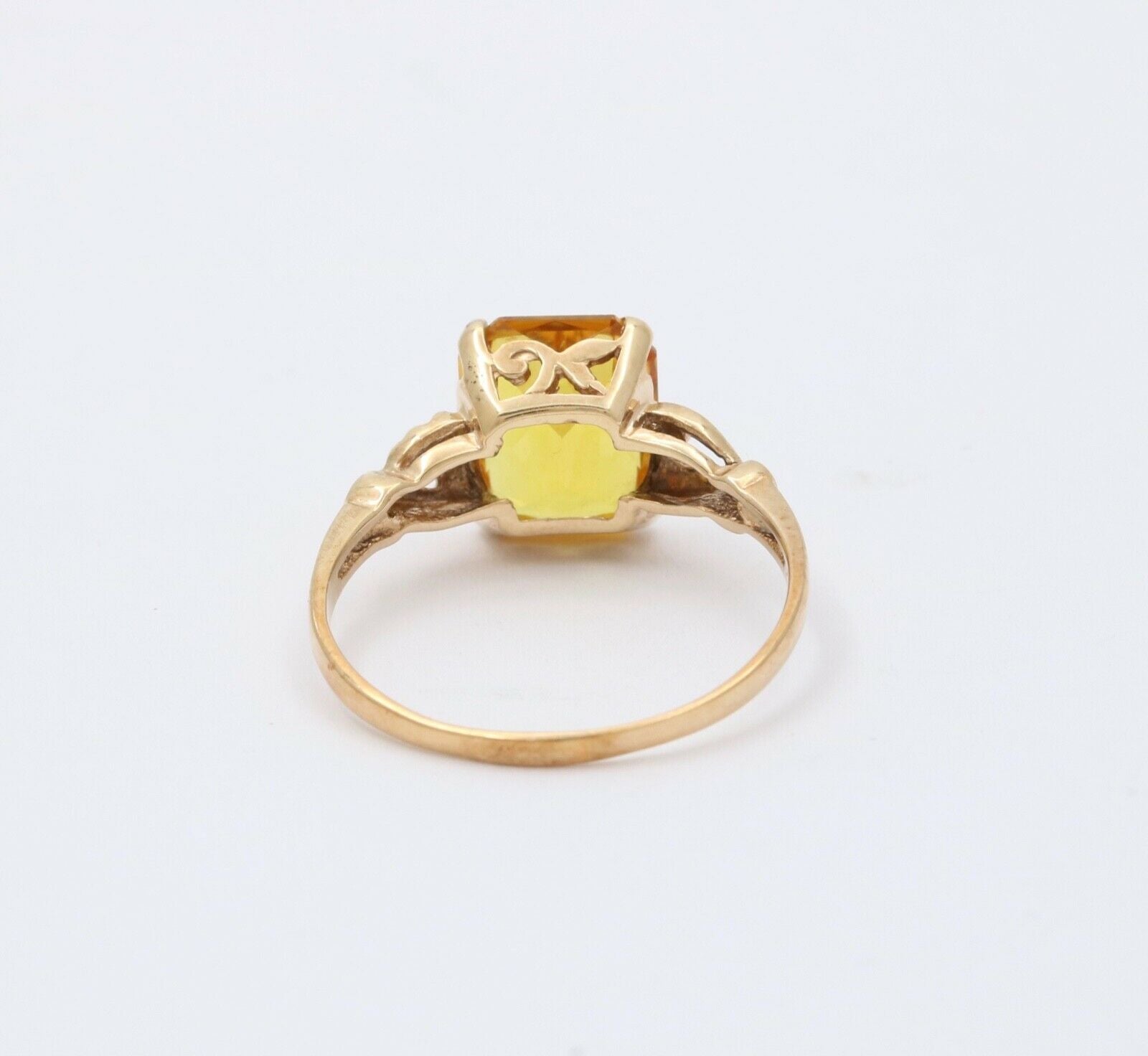 Vintage 14K Yellow Gold Synthetic Citrine Split Shank Ring Band