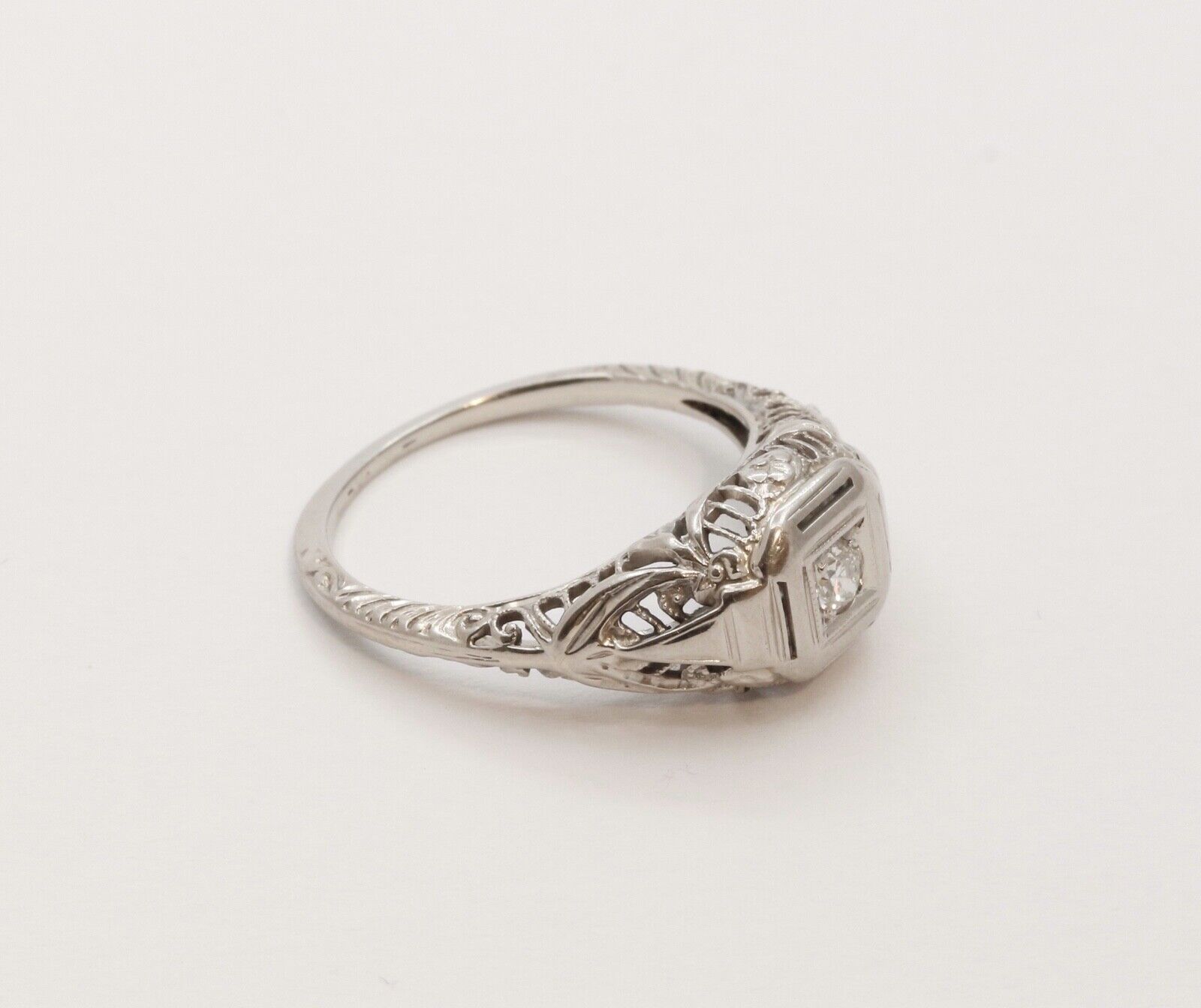Art Deco Diamond 18K White Gold Ring