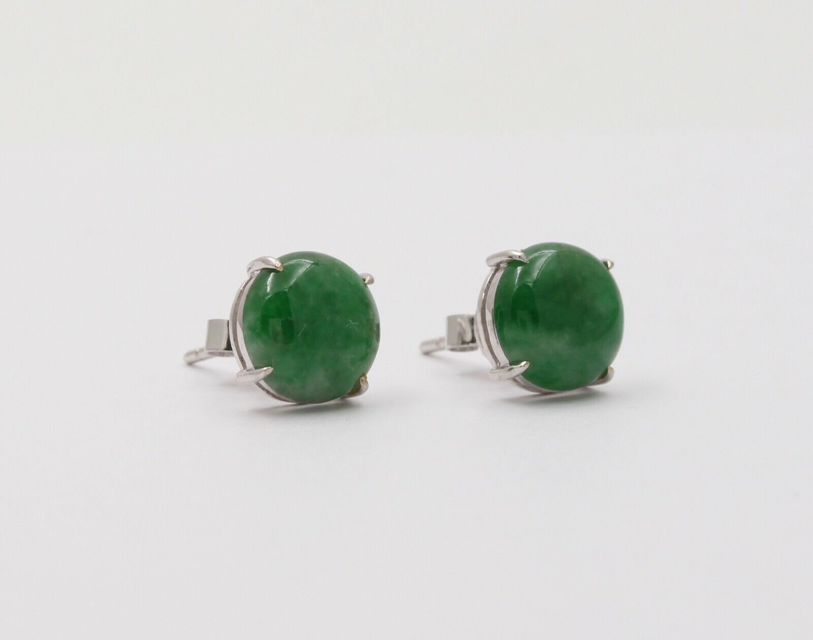 Vintage Jade 18K White Gold Stud Earrings