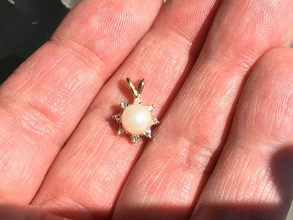 Vintage Pearl Diamonds 14K Yellow Gold Pendant