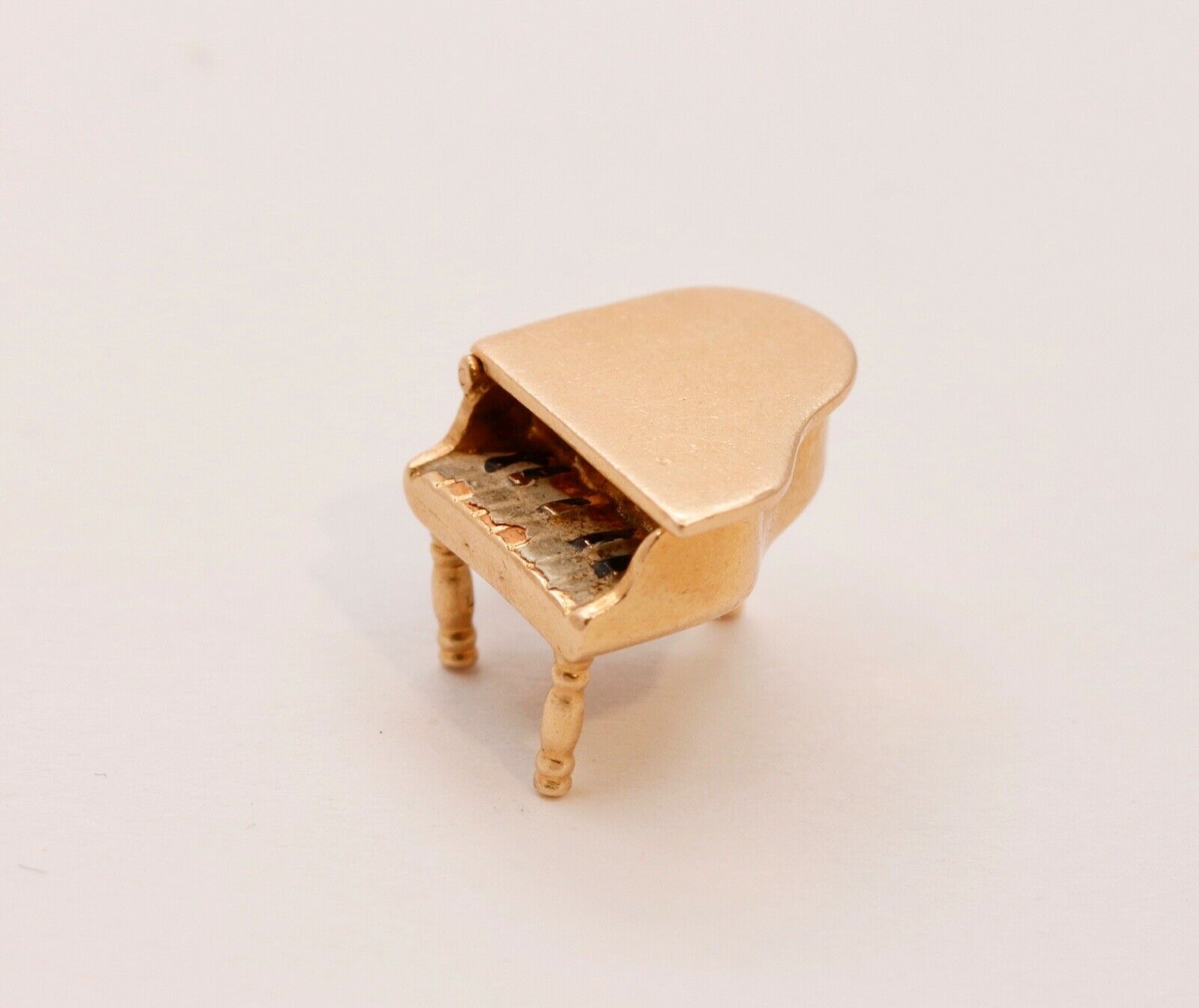 Vintage 14K Yellow Gold Movable Piano Enamel Pendant Charm