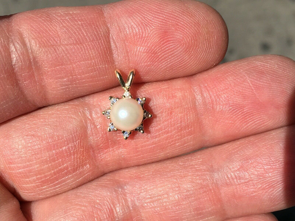 Vintage Pearl Diamonds 14K Yellow Gold Pendant