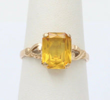 Load image into Gallery viewer, Vintage 14K Yellow Gold Synthetic Citrine Split Shank Ring Band
