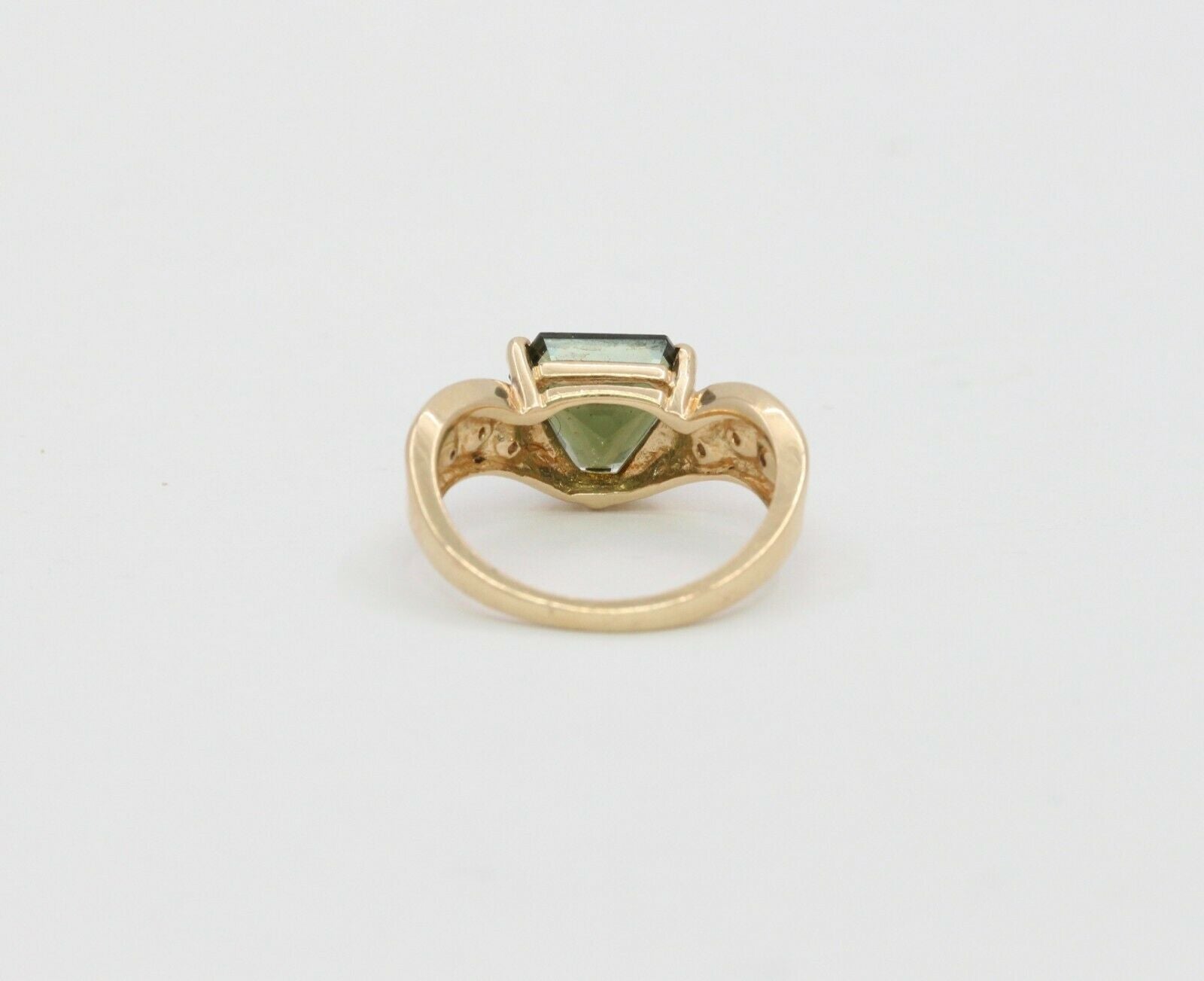 Vintage 14K Yellow Gold Shield Cut Peridot Diamond Ring