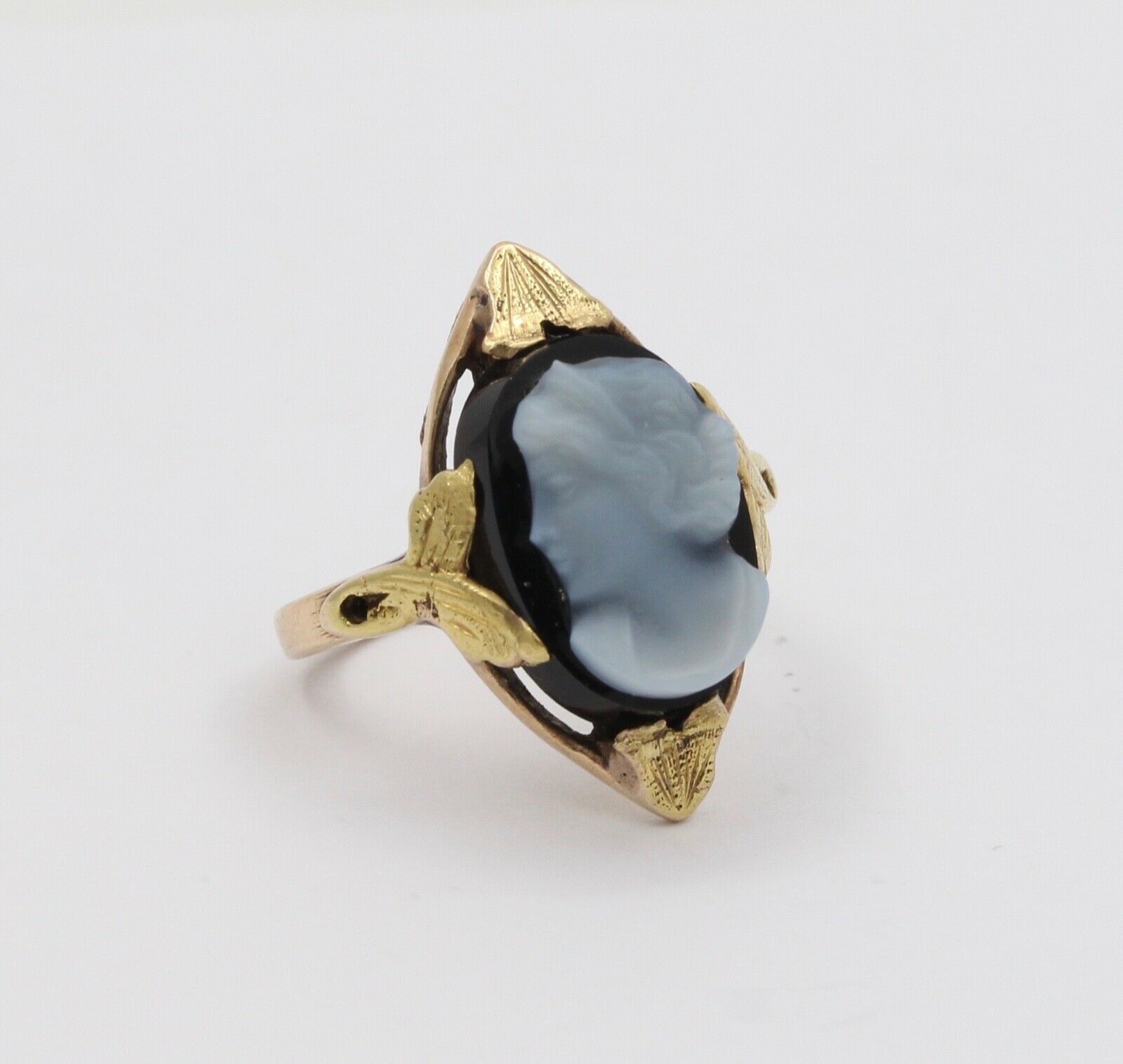 Art Nouveau Cameo Onyx 14K Yellow Gold Ring