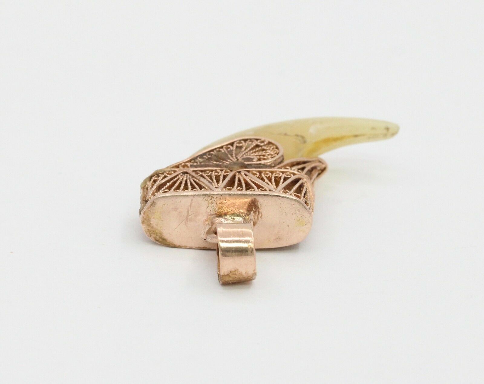 Vintage 14K Yellow Gold Claw Pendant