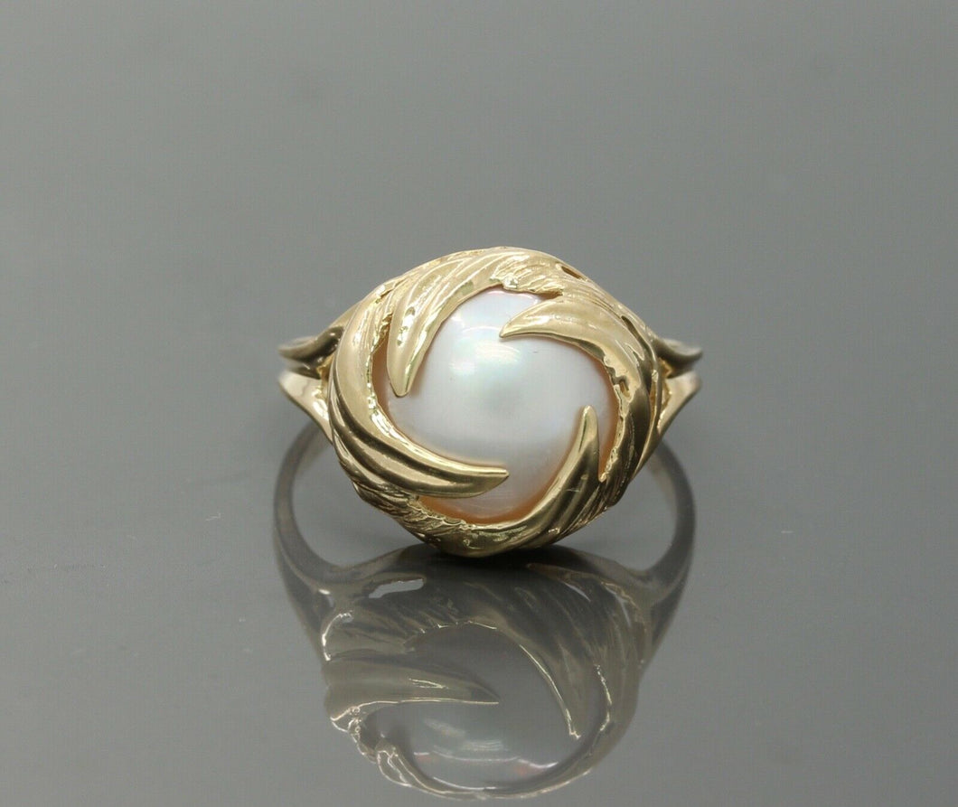 Vintage Ladies Mabe Pearl 10K Yellow Gold Ring