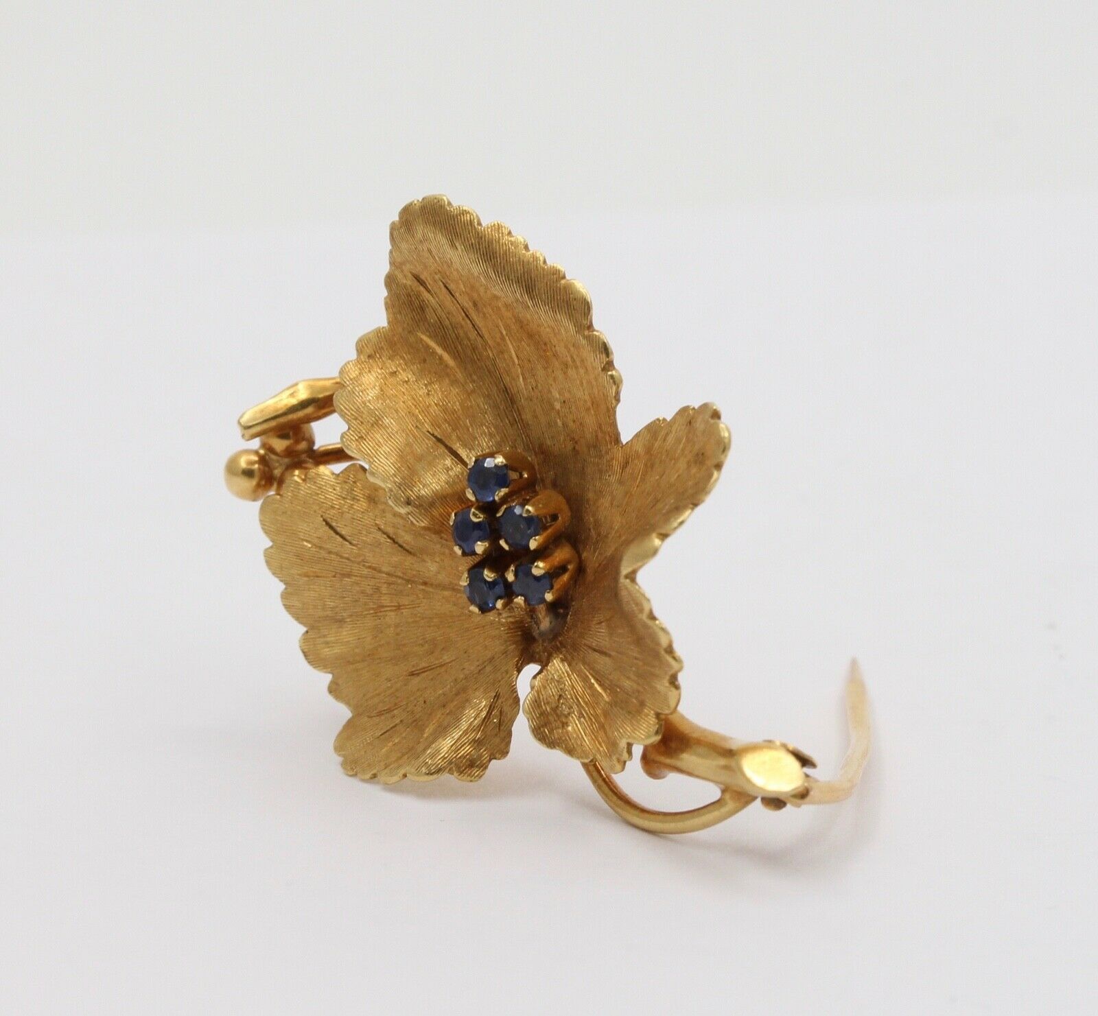 Tiffany and Co. Vintage 14K Yellow Gold Sapphires Leaf Brooch Pin