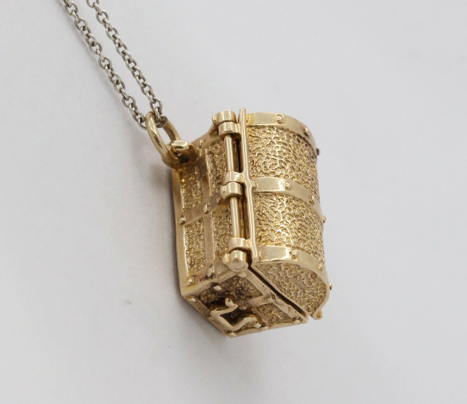 Vintage English 9K Yellow Gold Hidden Treasure Chest Charm