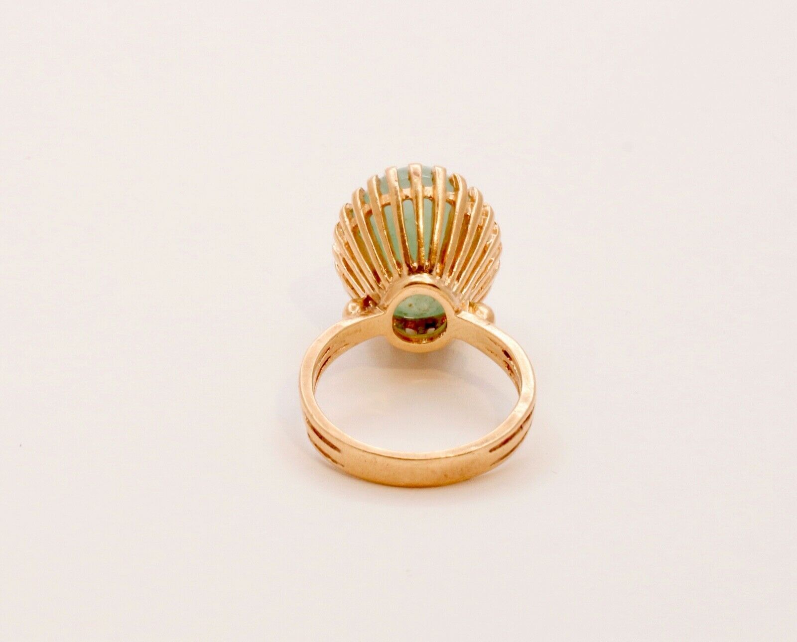 Vintage Ladies Natural Jade 14K Yellow Gold Ring