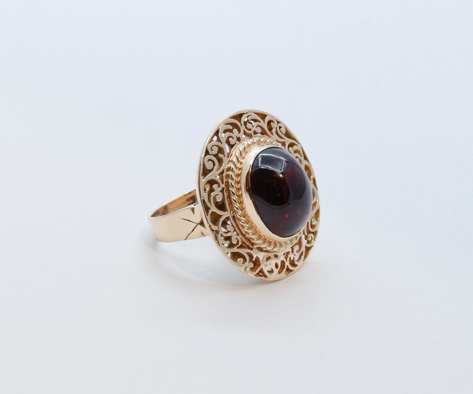 Exquisite Victorian Revival Garnet 14K Yellow Gold Ring