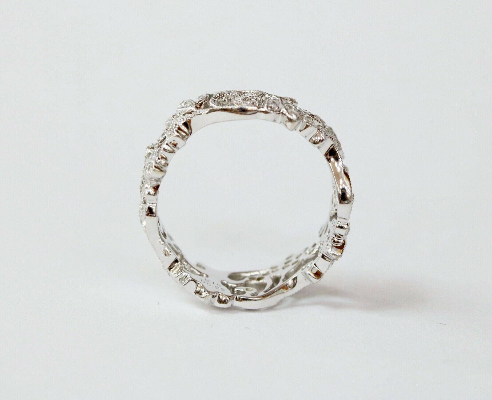 Beautiful Ladies Floral Filagree Diamonds 18K White Gold Ring