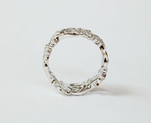 Load image into Gallery viewer, Beautiful Ladies Floral Filagree Diamonds 18K White Gold Ring
