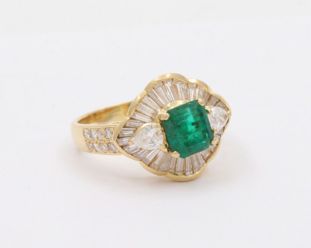 Vintage Natural Emerald Baguette Diamonds 18K Yellow Gold Ring