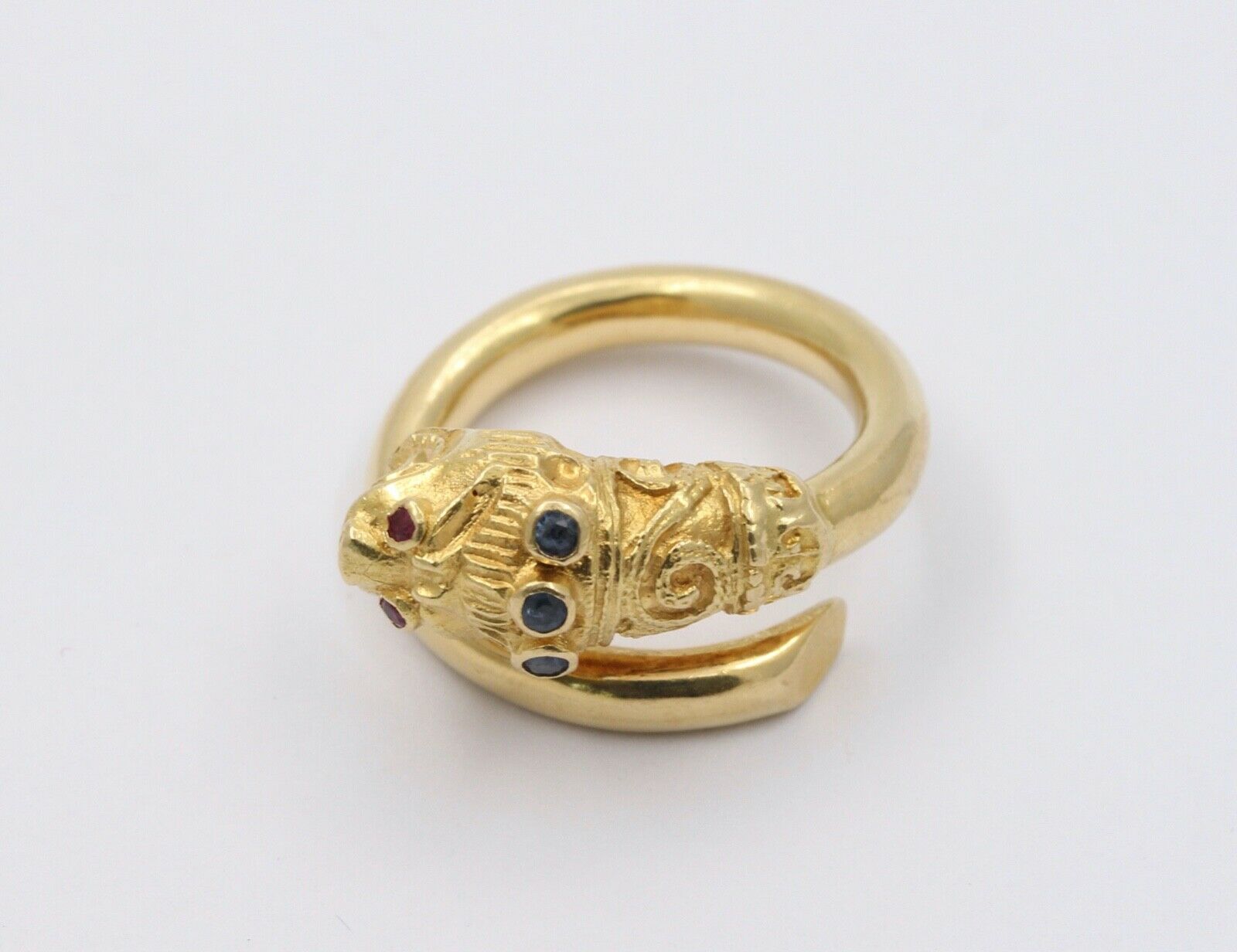 Vintage 18K Yellow Gold Dragons Head Ring