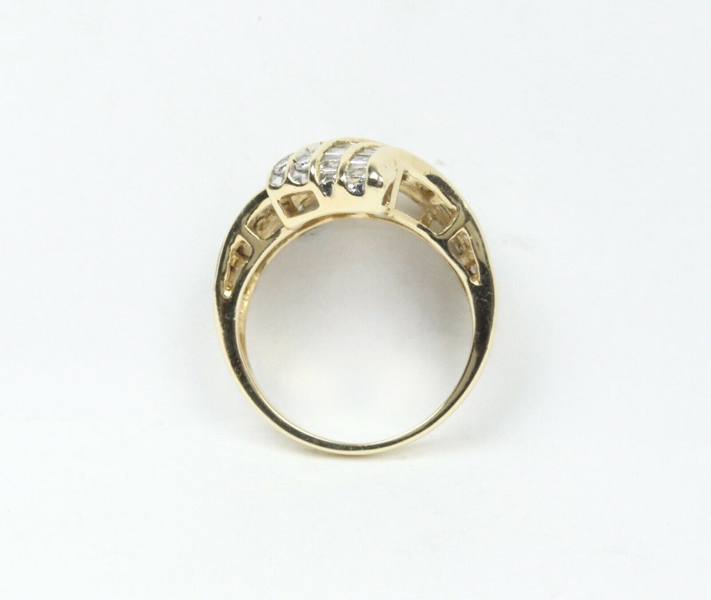 Vintage Ladies Round Baguette Diamonds 10K Yellow Gold Ring