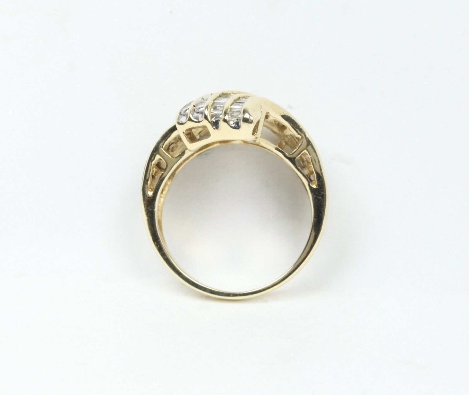 Vintage Ladies Round Baguette Diamonds 10K Yellow Gold Ring