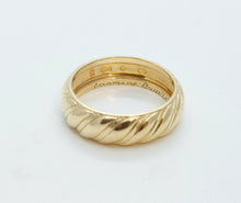 Load image into Gallery viewer, Very Fine 18K Buccelatti Cable Ring
